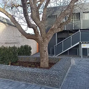 Xzllenz Traum Studio-apartment, Frei-parken, U-bahn, Kueche Apartment